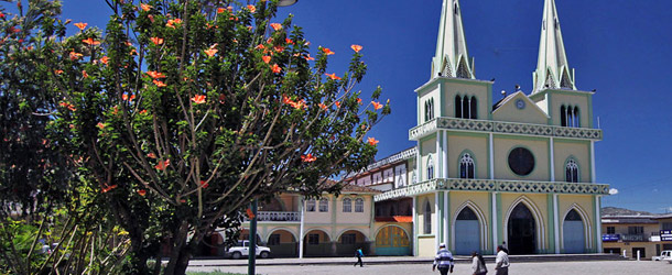 Students enjoy a weekend outing to the villages of Gualaceo and Chordeleg