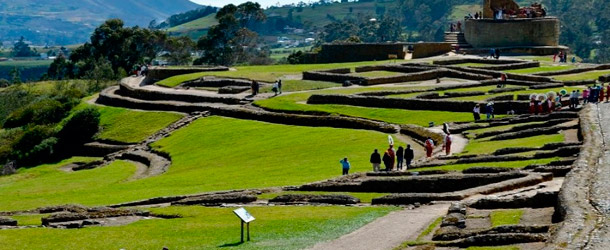 Spanish language students take a day trip to Ingapirca with Yanapuma