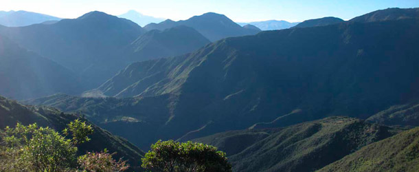 Students eon a weekend excursion to Yunguilla from Cuenca