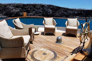 Luxury Galapagos with last minute prices