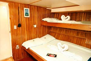 tourist superior galapagos cruise last-minute