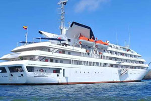 luxury cruise in the Galapagos Islands aboard a deluxe cruiser