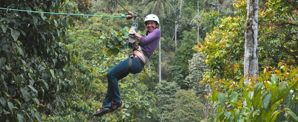 Students explore the cloud forests in Mindo